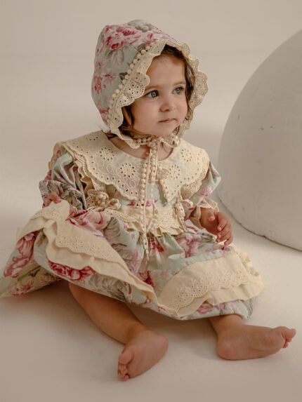 Çiçekli Vintage Dantel Yakalı Kız Bebek Elbisesi