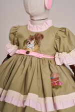 Arazretrobaby Sincap Nakışlı Fisto Dantelli Haki Retro Kız Bebek Elbisesi - Görsel 4