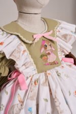 Arazretrobaby Tavşan Nakışlı Apron Önlüklü Haki Retro Kız Bebek Elbisesi - Görsel 2